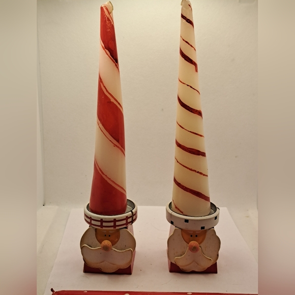 Two Vintage Santa candle holders with tapered candles - Picture 2 of 9